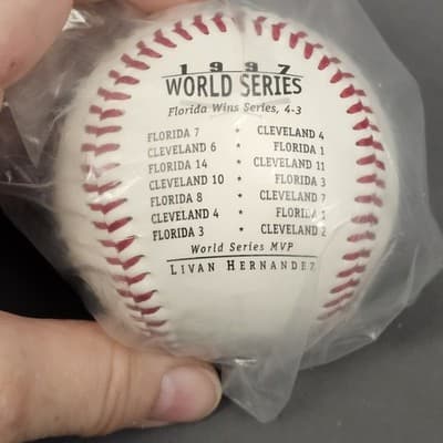 1997 Florida Marlins Baseball Ball World Series Champions Collectible - Thumbnail 3