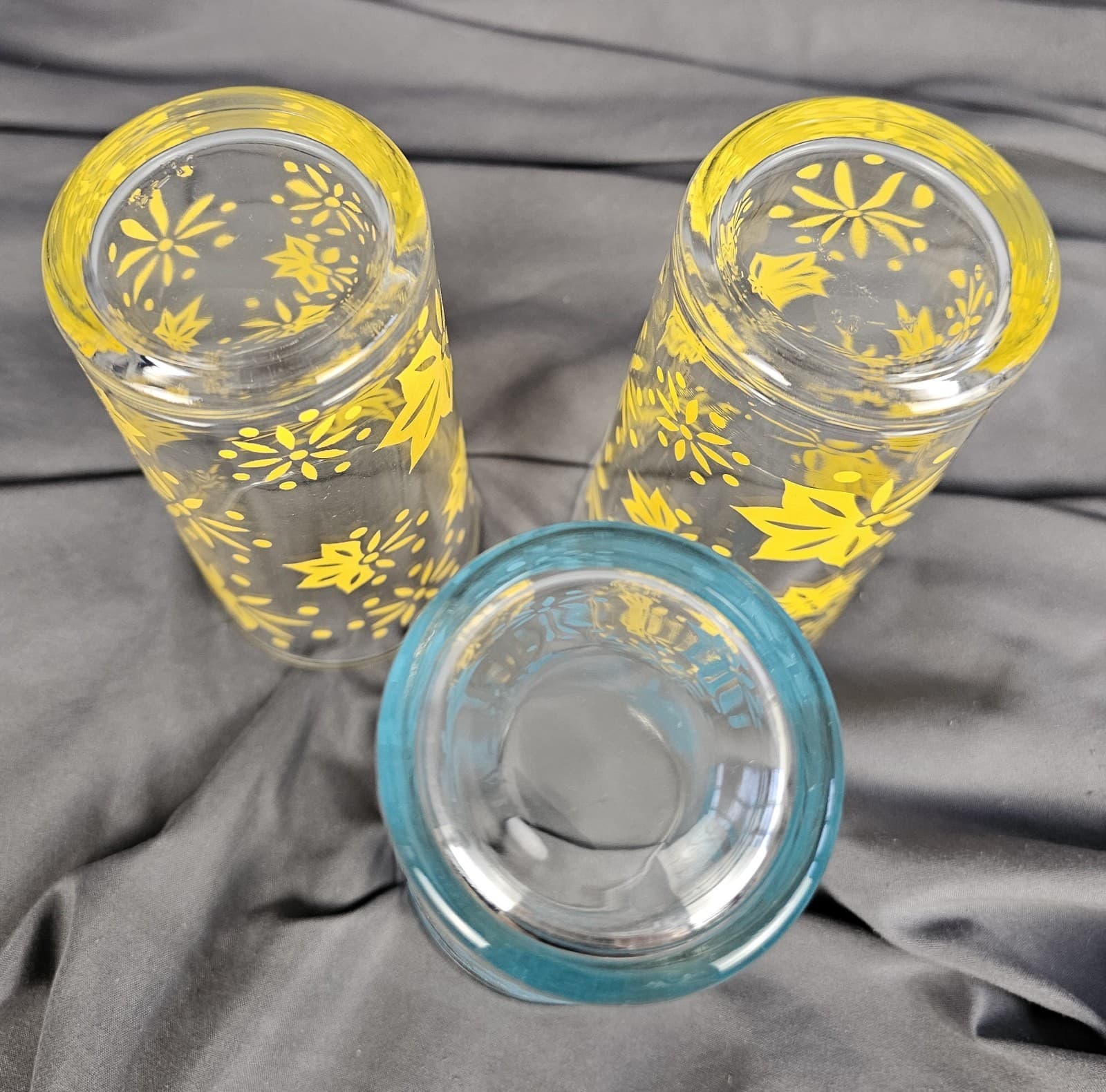 Turquoise and Yellow Atomic Flowers Tumblers MCM Set of 3 - Thumbnail 5