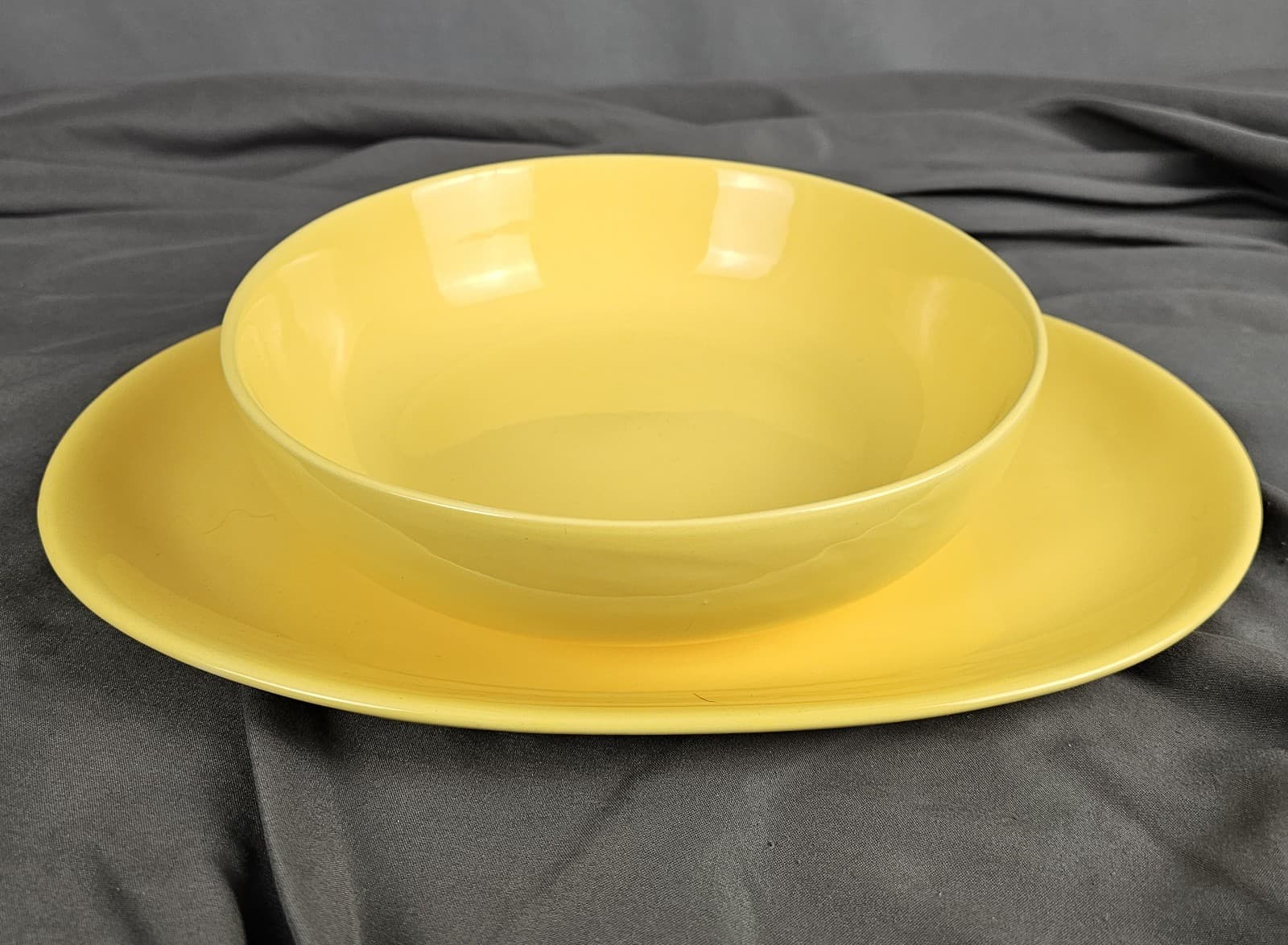 Fiestaware 2 Piece Sunflower Yellow Serving Plater & Serving Bowl Looks New - Thumbnail 2