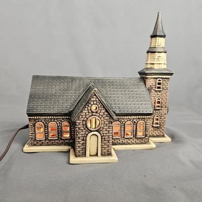 Americana Village by Earth Tones USA light up Church #225/2500 - Thumbnail 7