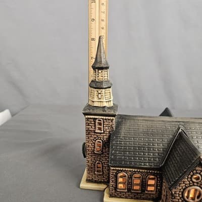 Americana Village by Earth Tones USA light up Church #225/2500 - Thumbnail 10