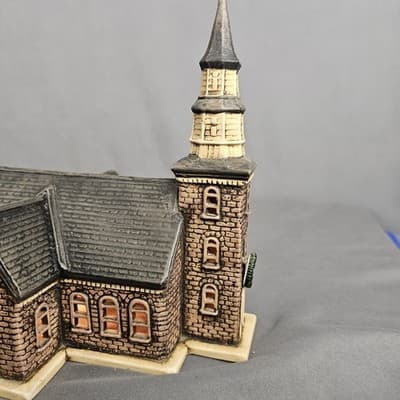 Americana Village by Earth Tones USA light up Church #225/2500 - Thumbnail 8