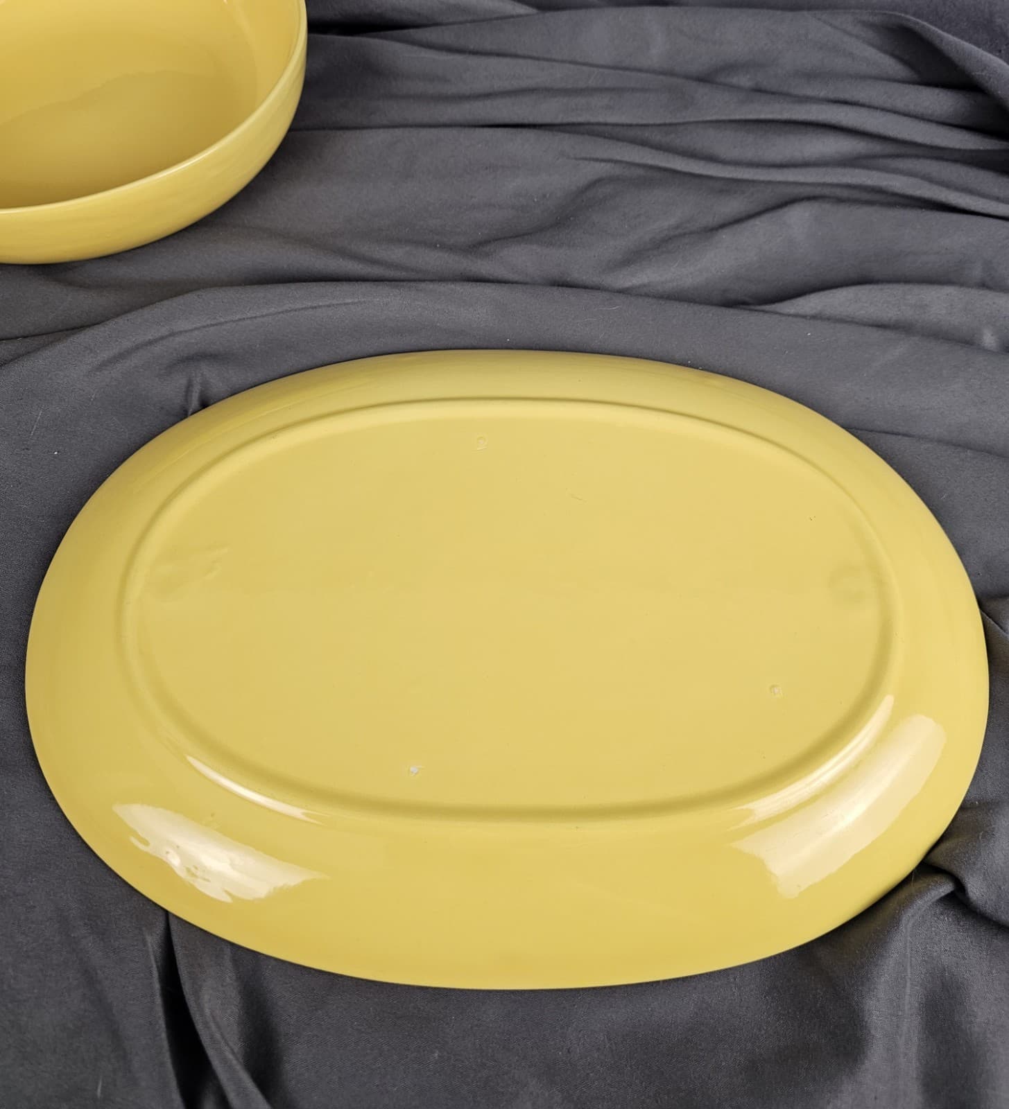 Fiestaware 2 Piece Sunflower Yellow Serving Plater & Serving Bowl Looks New - Thumbnail 5