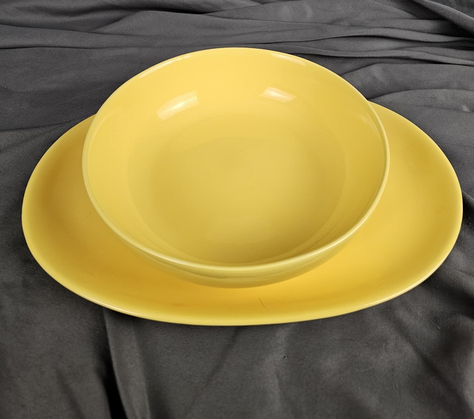 Fiestaware 2 Piece Sunflower Yellow Serving Plater & Serving Bowl Looks New - Thumbnail 3