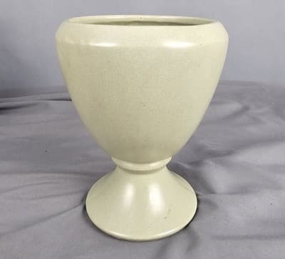 Vintage McCoy Pottery Floraline Pedestal Planter # 433 Matte Avocado Green Vase - Thumbnail 2