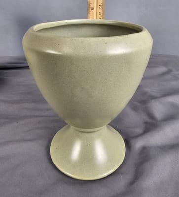 Vintage McCoy Pottery Floraline Pedestal Planter # 433 Matte Avocado Green Vase - Thumbnail 6