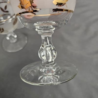 Anchor Hocking Frosted Gold Leaf Champaign Glasses 4.25" Tall Vintage Set of 4 - Thumbnail 6