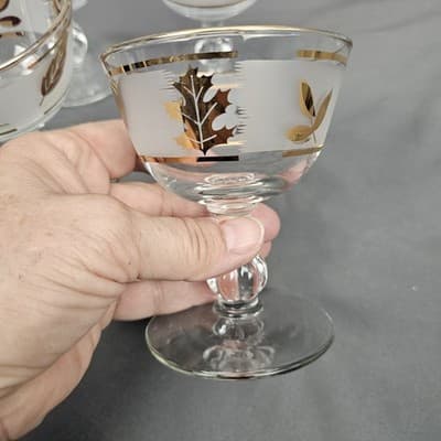Anchor Hocking Frosted Gold Leaf Champaign Glasses 4.25" Tall Vintage Set of 4 - Thumbnail 5