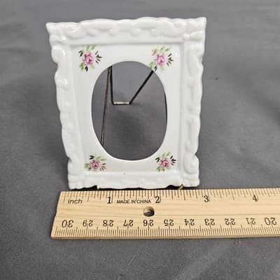 Porcelain Small White w Roses Picture Frames Set of 2 with Stands - Thumbnail 4