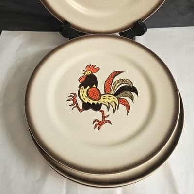 Vintage 4 Metlox Poppytrail Red Rooster Dinner Plates, 10” Diameter - Thumbnail 2