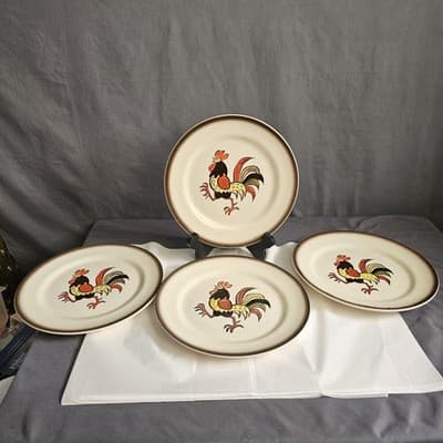Vintage 4 Metlox Poppytrail Red Rooster Dinner Plates, 10” Diameter - Thumbnail 3