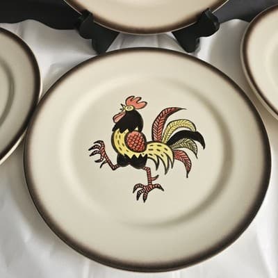 Vintage 4 Metlox Poppytrail Red Rooster Dinner Plates, 10” Diameter - Thumbnail 4