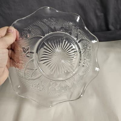Vintage 1920s Iris & Herringbone scalloped edge bowl by Jeanette Glass Company - Thumbnail 4