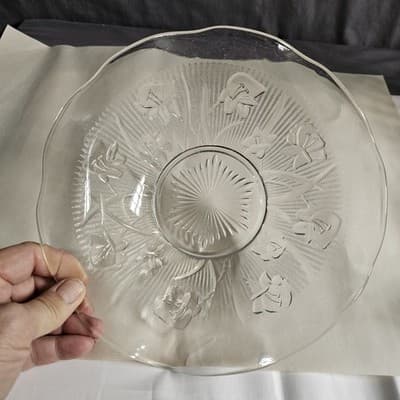 Vintage 1920s Iris & Herringbone scalloped edge bowl by Jeanette Glass Company - Thumbnail 2