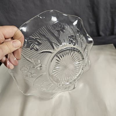 Vintage 1920s Iris & Herringbone scalloped edge bowl by Jeanette Glass Company - Thumbnail 3