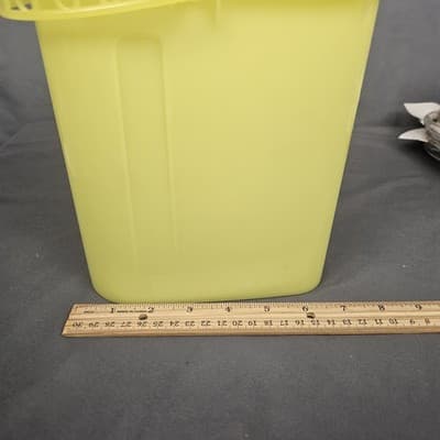 Vintage Tupperware 587-7 Yellow Beverage Buddy Pitcher 2 Qt Slim Lid And Handle - Thumbnail 7
