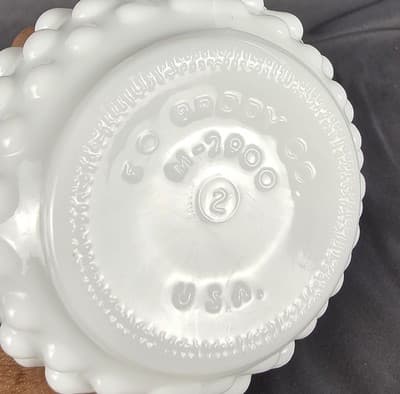 Vintage EO Brody White Milk Glass Hobnail Vase M-2900 USA - Thumbnail 5