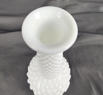 Vintage EO Brody White Milk Glass Hobnail Vase M-2900 USA - Thumbnail 3