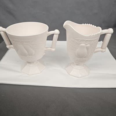 VTG Jeanette Pink Milk Glass Cream Pitcher & Sugar Bowl Baltimore Pear EX. COND. - Thumbnail 3