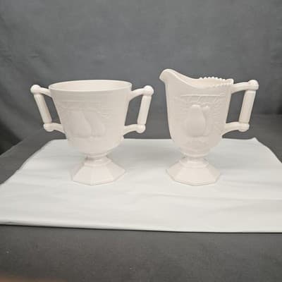 VTG Jeanette Pink Milk Glass Cream Pitcher & Sugar Bowl Baltimore Pear EX. COND. - Thumbnail 2