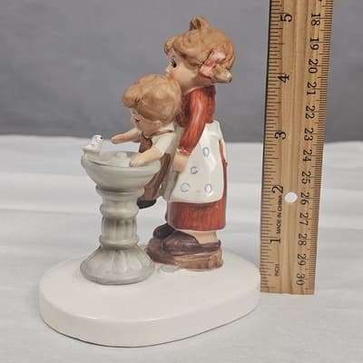 Vintage Lefton Hand Painted Girl Over Bird Bath Porcelian Figurine 07821 - Thumbnail 8