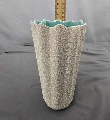 Vintage 7.5" Vase USA Pottery Splatter texture with Turquiose and Ruffled Top - Thumbnail 6