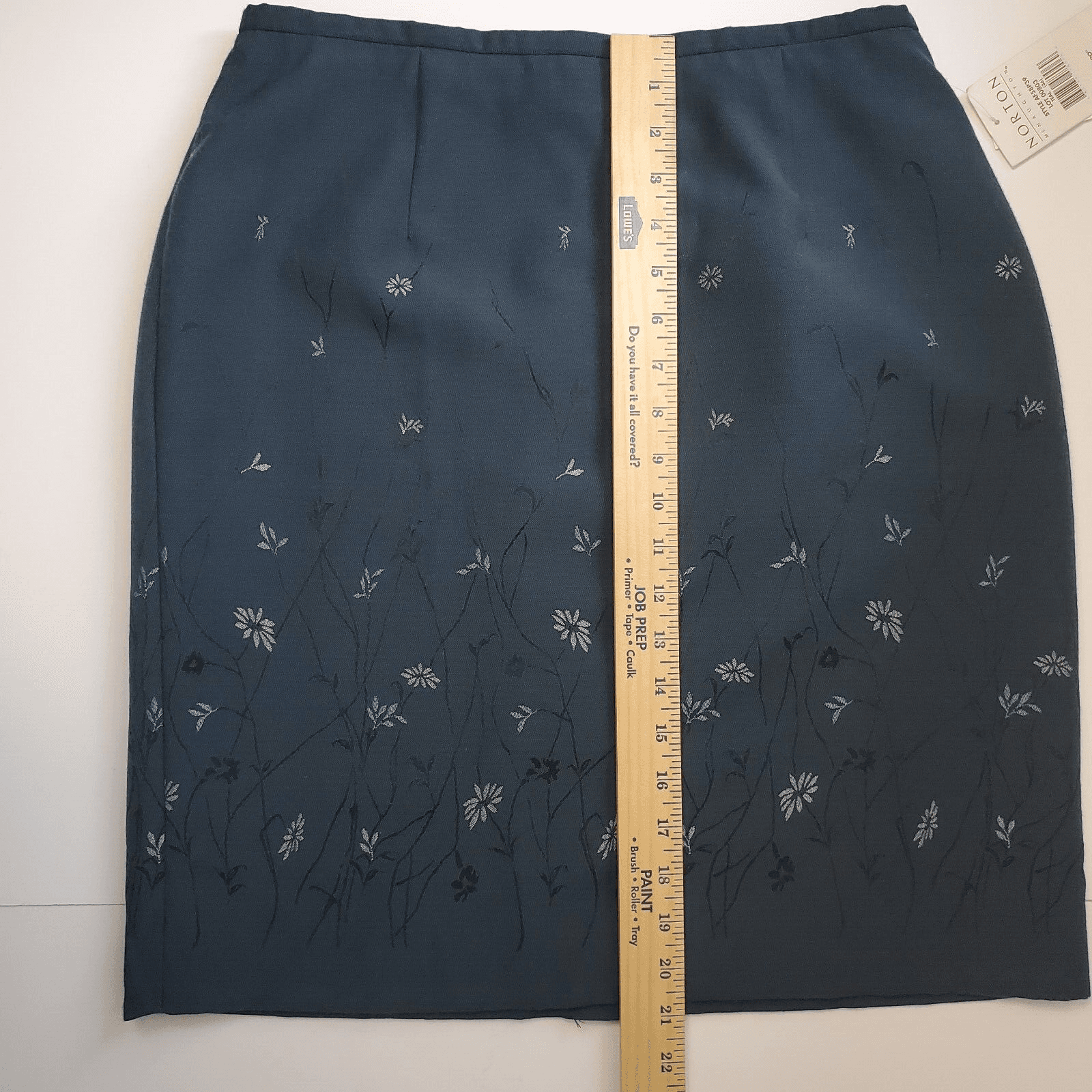 McNaughton Skirt 10, Blue Flowers New w Tags Zippered Fitted Retail $43 - Thumbnail 3