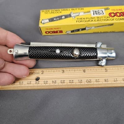 Vintage Novelty Folding Push Button Pocket Hair Comb~Switch Blade Hong Kong - Thumbnail 3
