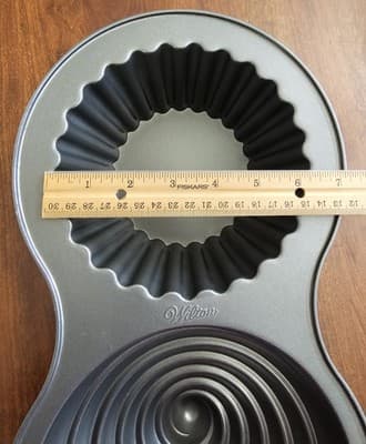 Wilton Giant Jumbo Big Large 3D Cupcake Cake Baking Pan Non-Stick Mold - Thumbnail 4
