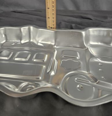 2003 Wilton Railroad Locomotive Train Baking Cake Pan Mold Aluminum #2105-2076 - Thumbnail 4