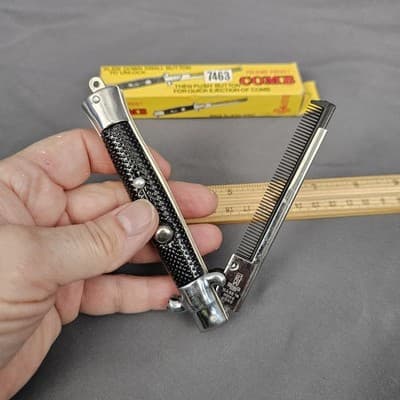 Vintage Novelty Folding Push Button Pocket Hair Comb~Switch Blade Hong Kong - Thumbnail 4