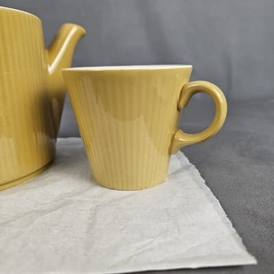 Vintage Homer Laughlin Sheffield Serenade Teapot & Teacup Excellent condition - Thumbnail 2