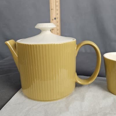 Vintage Homer Laughlin Sheffield Serenade Teapot & Teacup Excellent condition - Thumbnail 10
