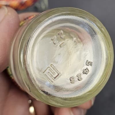 Vintage Tiny Jars w Lids Product of Scotland Bottle 3 Pieces Scott of Scotland - Thumbnail 9