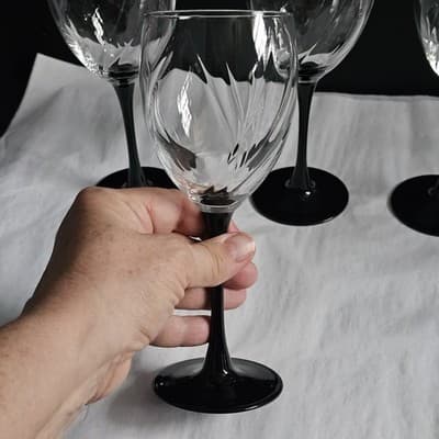 Vintage Luminarc France Domino Gothic Black Stem Wine Glass Set Of 8 - Thumbnail 4
