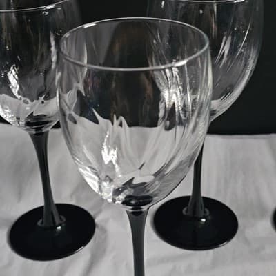 Vintage Luminarc France Domino Gothic Black Stem Wine Glass Set Of 8 - Thumbnail 3