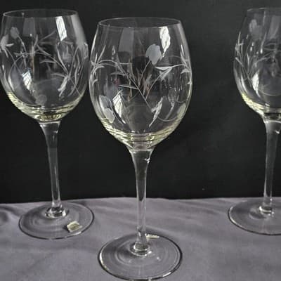 Vintage Bulgaria Hand Cut Crystal Wine Glasses Floral Set 4 Excellent 9" Tall - Thumbnail 5