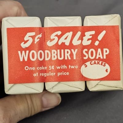 Vintage Woodbury Facial Soap Bars New Old Stock 1940s Prop 1 package with 3 bars - Thumbnail 3