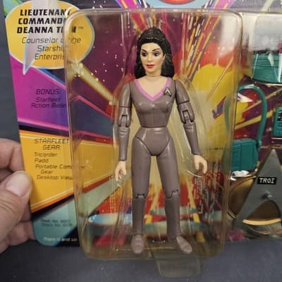 Star Trek TNG DEANNA TROI *Unopened* Playmates Action Figure 1993 With Gear - Thumbnail 2