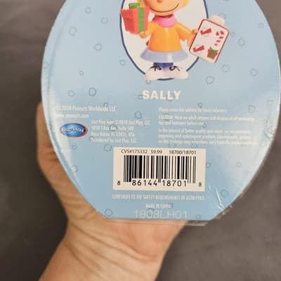 Peanuts Charlie Brown Sally Snoopy Christmas Holiday Figurines Tree 2018 - Thumbnail 4