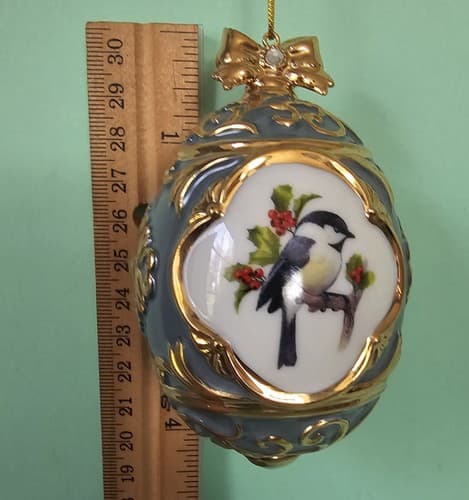 Danbury Mint Chickadee Christmas Ornament Birds of Splendor Egg 3.5" - Thumbnail 5