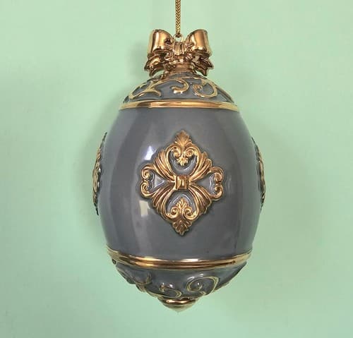Danbury Mint Chickadee Christmas Ornament Birds of Splendor Egg 3.5" - Thumbnail 2