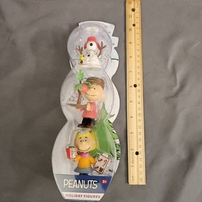 Peanuts Charlie Brown Sally Snoopy Christmas Holiday Figurines Tree 2018 - Thumbnail 8