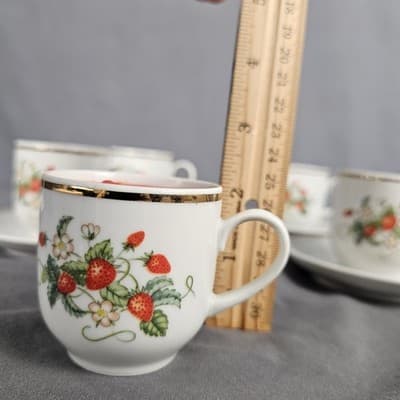 Avon Strawberry Demitasse Cup and Saucer 22k Gold Trim Set Of Five 1978 Candles - Thumbnail 8