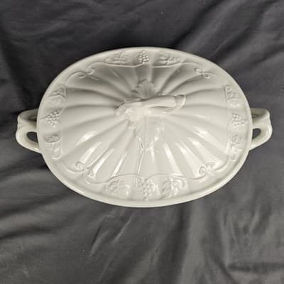 IronStone Red Cliff Covered Vegetable Dish Tureen Grape Vines Oval USA - Thumbnail 3