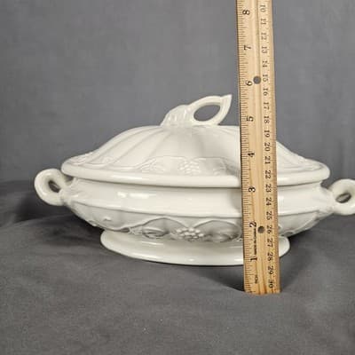 IronStone Red Cliff Covered Vegetable Dish Tureen Grape Vines Oval USA - Thumbnail 14