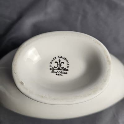 Sterling China Restaurant Ware Gravy Boat White Ceramic with Red Accent 8 oz. - Thumbnail 6
