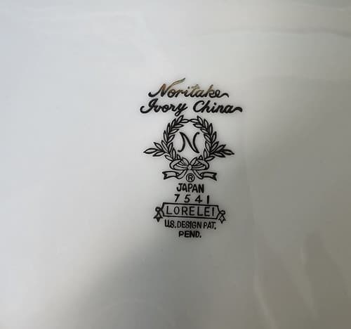 Noritake Ivory China Lorelei Floral 8" Salad Plate - Thumbnail 3