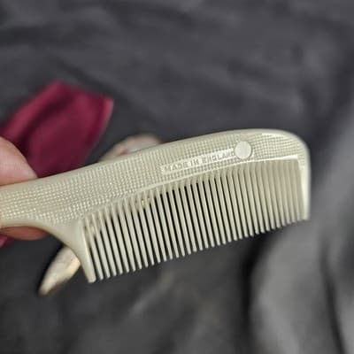 Vintage Child's Comb & Mirror Set in Case Floral Design Made in England 5" Long - Thumbnail 8