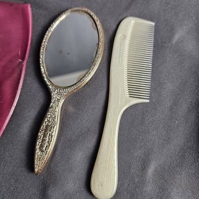 Vintage Child's Comb & Mirror Set in Case Floral Design Made in England 5" Long - Thumbnail 5